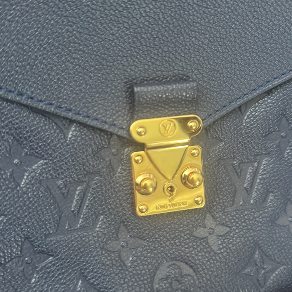 Louis Vuitton Metis Hobo Monogram Empreinte Leather Blue - Picture 5 of 17